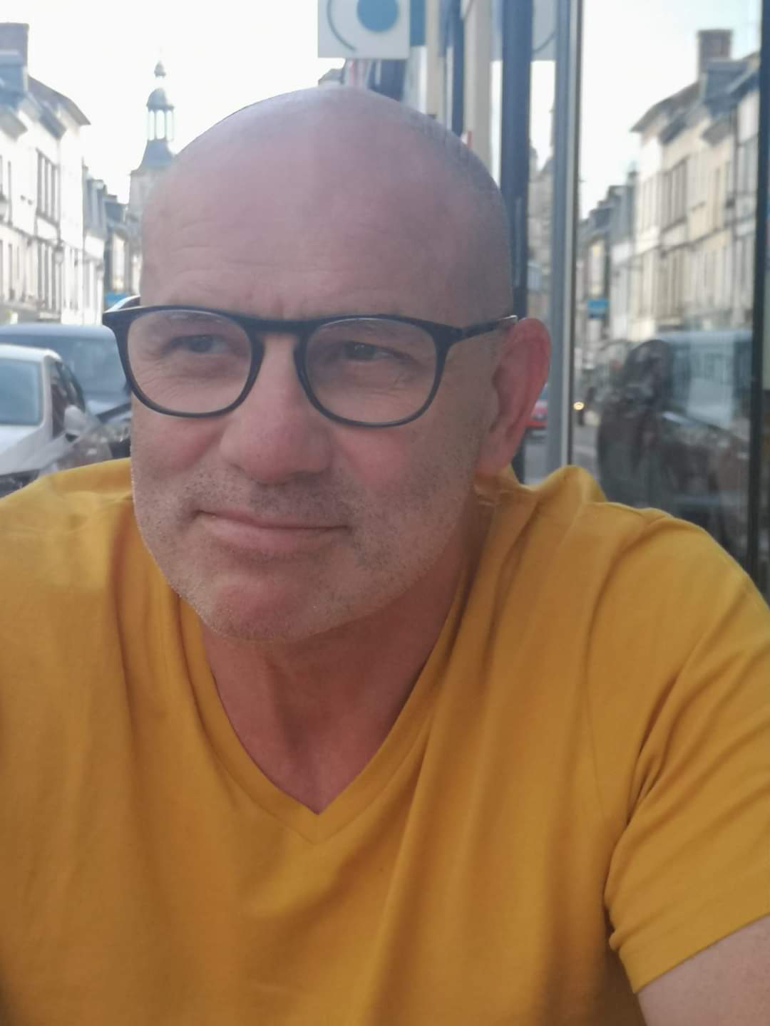 Profil de Esdras, 35 ans, Gay pride à L'Orient (Vaud)