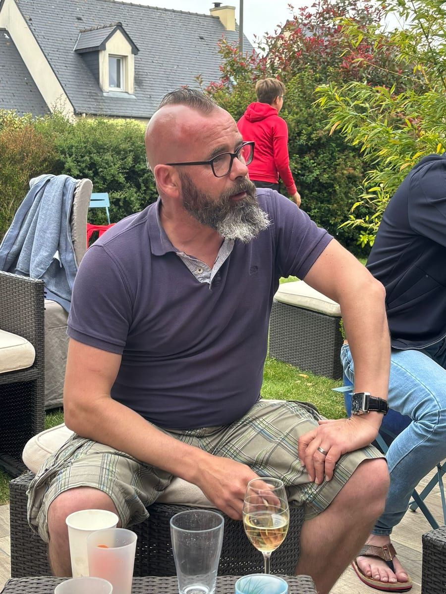 Hanafi - Gay pride à Valendas Profil de Hanafi, 35 ans, Gay pride à Valendas (Grisons)